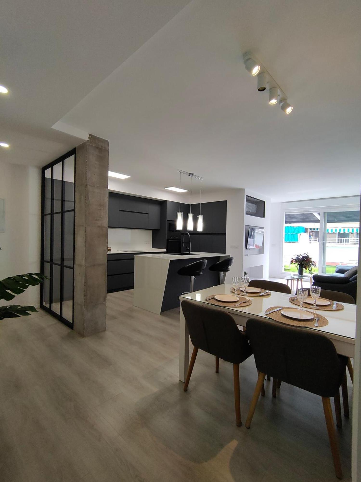 Casa Mallen, Con Amplia Terraza, En El Barrio De Nervion Seville Ngoại thất bức ảnh