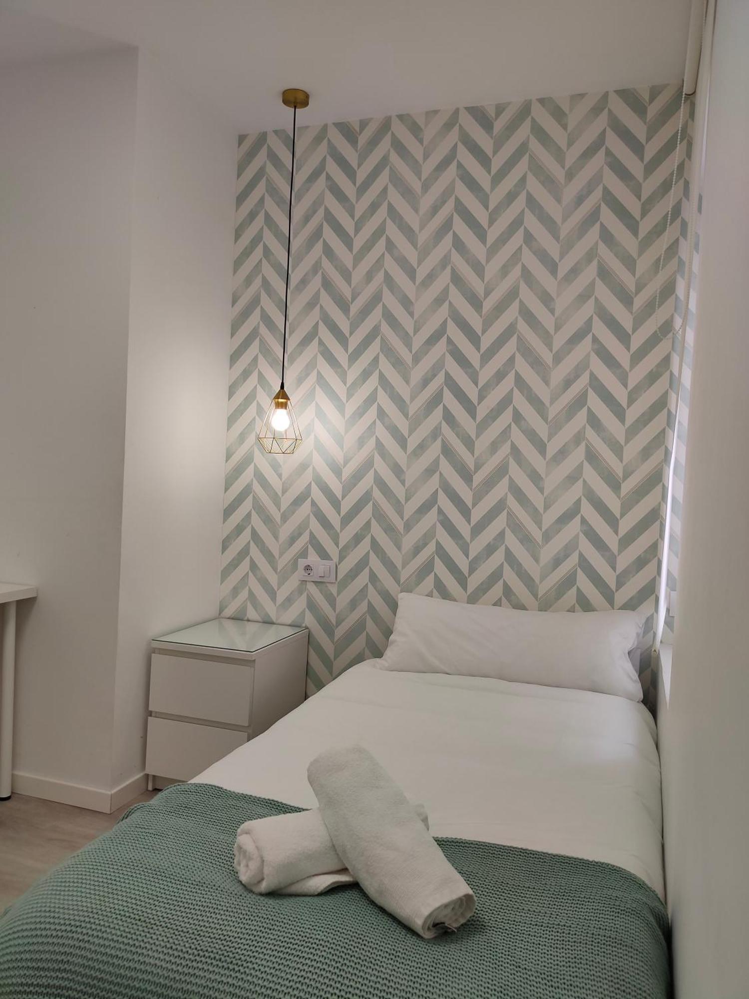 Casa Mallen, Con Amplia Terraza, En El Barrio De Nervion Seville Ngoại thất bức ảnh